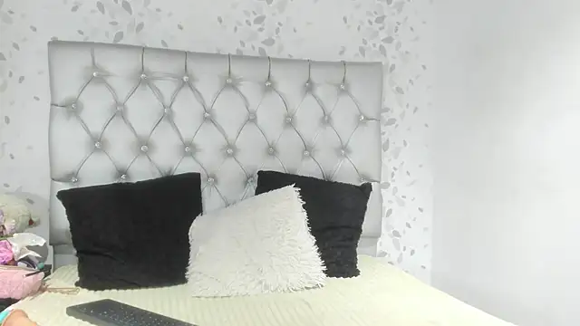 brenda sofia69 online show from May 9, 7:27 pm