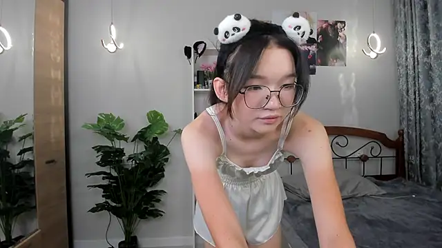 syuri sun online show from July 24, 2:37 pm