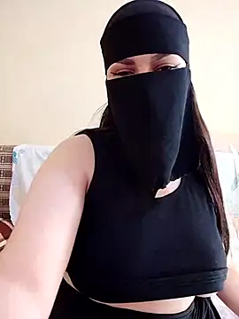 Queen Lola online show from April 2, 4:59 pm