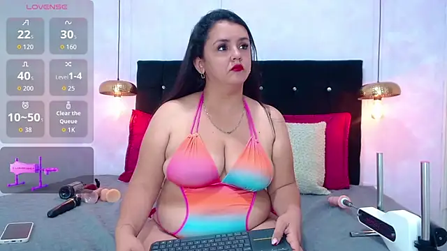 KeiraBrook online show from April 6, 6:20 pm