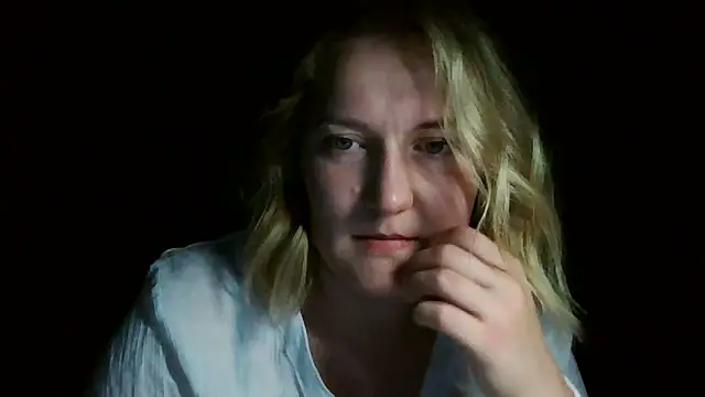 TinaKittyX online show from May 17, 8:41 pm