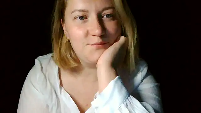 TinaKittyX online show from May 30, 9:43 pm