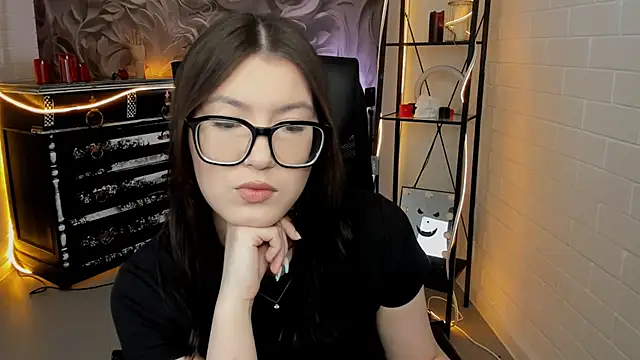 JennyGibson online show from June 15, 11:43 am