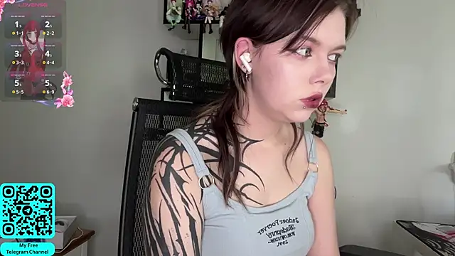 MadalynNosel online show from July 22, 7:09 am