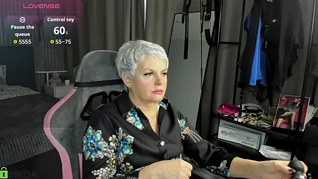 Linda Zef1r online show from April 21, 1:42 am
