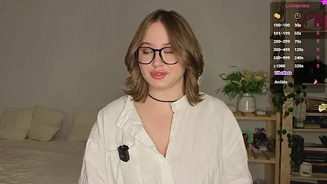 low signal online show from May 3, 5:49 pm