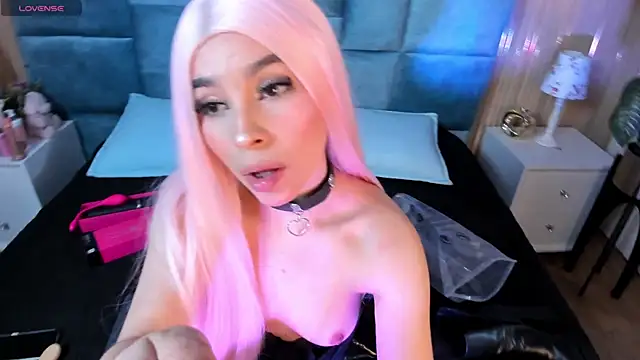 Delphine doll online show from July 19, 12:51 pm