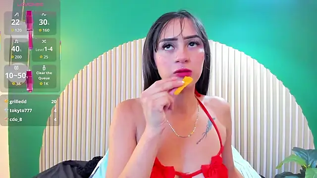 Alicecoule  online show from May 11, 4:26 pm