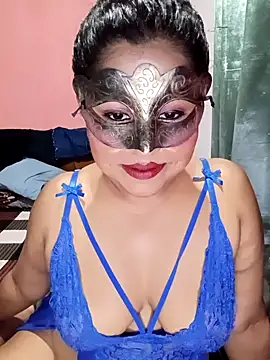 Maskedcurves online show from July 27, 2:25 pm