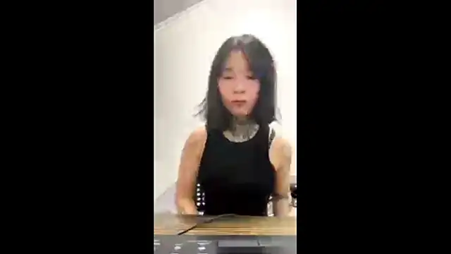 Juliou  online show from April 4, 10:52 pm