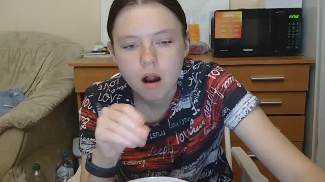 JessicaHolland1 online show from July 18, 5:59 pm