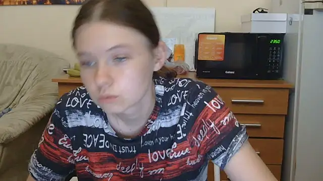 JessicaHolland1 online show from July 20, 6:52 pm