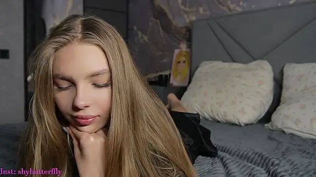 Justacuddlie1 online show from April 15, 2:34 am