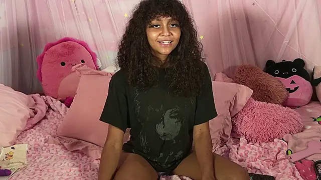 mia hart online show from August 7, 7:37 am