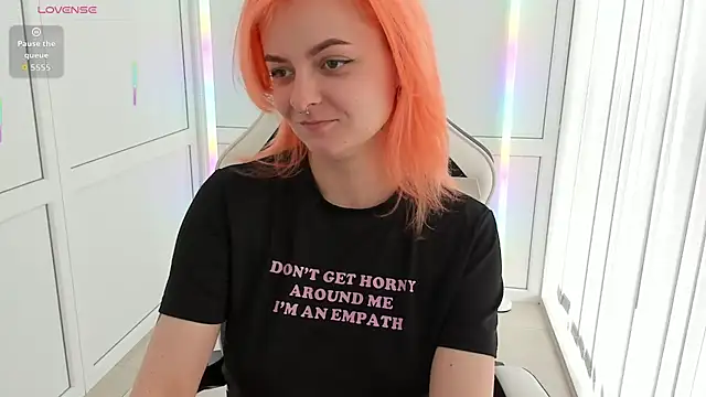 NightLeaf online show from April 11, 10:52 am