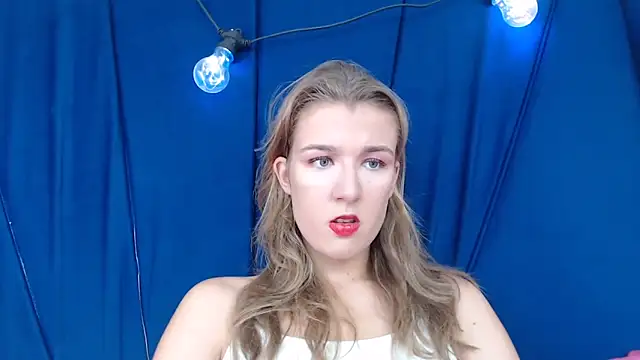 Yennyloves online show from May 12, 11:06 am