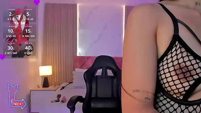 clairemillerx online show from May 22, 8:29 pm