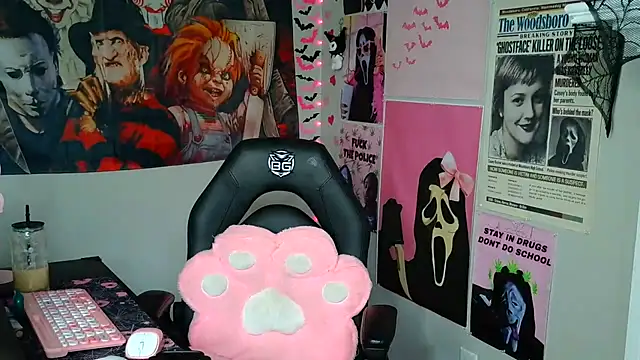 spookiebaddie online show from July 29, 8:20 pm