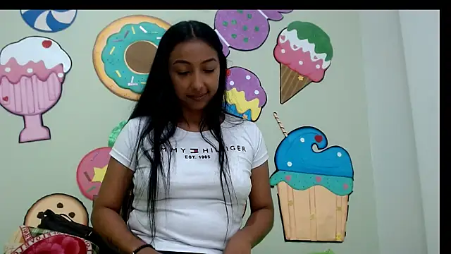 pamelaskiny20 online show from April 9, 12:57 am