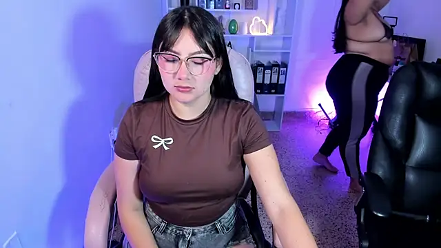 Mia nyxie online show from May 13, 4:07 am
