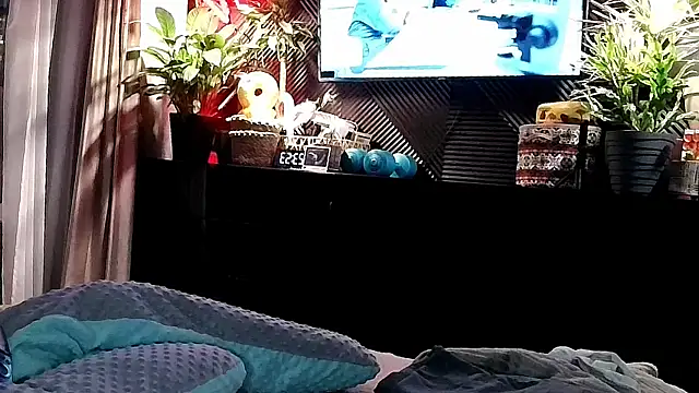 miss preggie online show from July 28, 8:52 pm