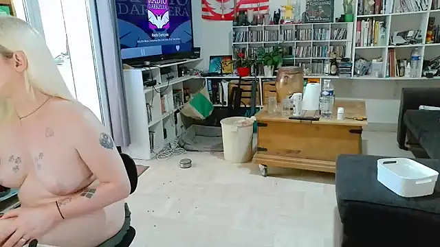 teddythebeer86 online show from May 26, 10:36 am
