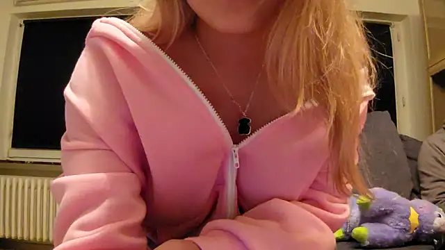 SilvyDiamond online show from April 20, 8:12 pm