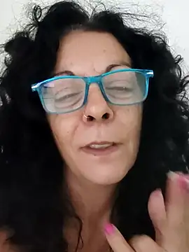 luly mariposa online show from May 5, 3:31 am