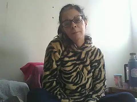 luly mariposa online show from May 31, 3:18 pm