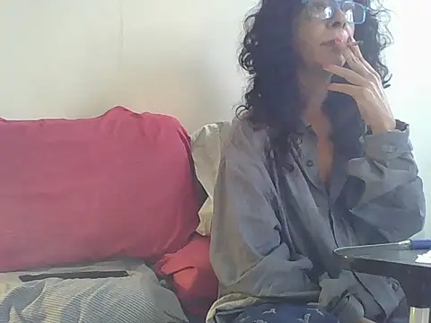 luly mariposa online show from May 2, 12:41 pm