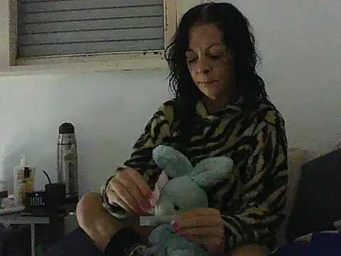 luly mariposa online show from May 9, 4:25 am