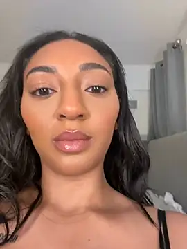 Leah-Lux online show from April 7, 10:34 pm