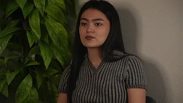 KatheKmiec online show from April 8, 9:33 am