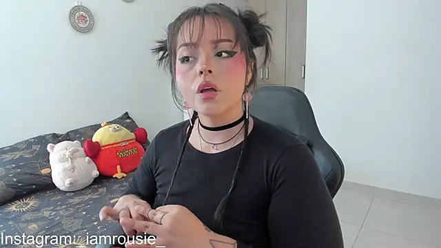  iamrousie  online show from May 20, 1:19 pm