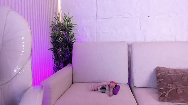 NicolSantos online show from July 28, 7:50 pm