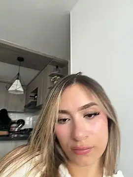 AmyRusso online show from June 19, 8:56 pm