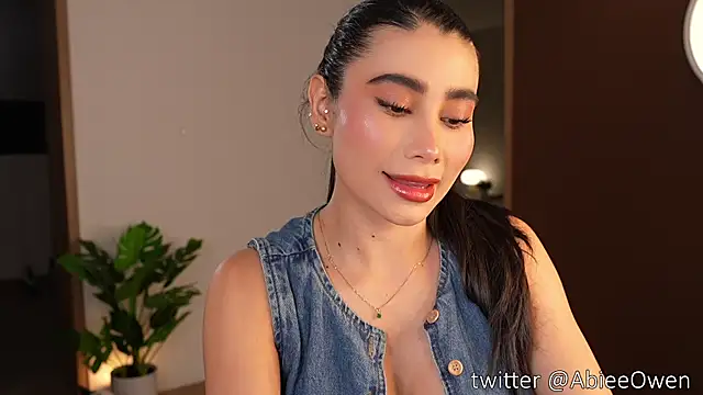 Abieowen4 online show from May 30, 1:36 am