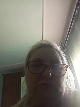 AureliaSky598 online show from May 24, 10:36 am