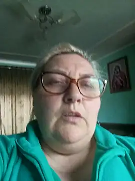 AureliaSky598 online show from May 7, 2:43 pm