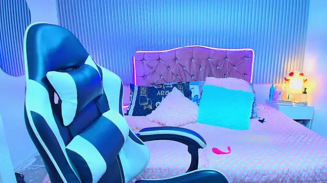 princess skinny18 online show from June 16, 11:06 pm
