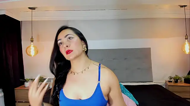 AmaraValenti online show from April 30, 1:22 am