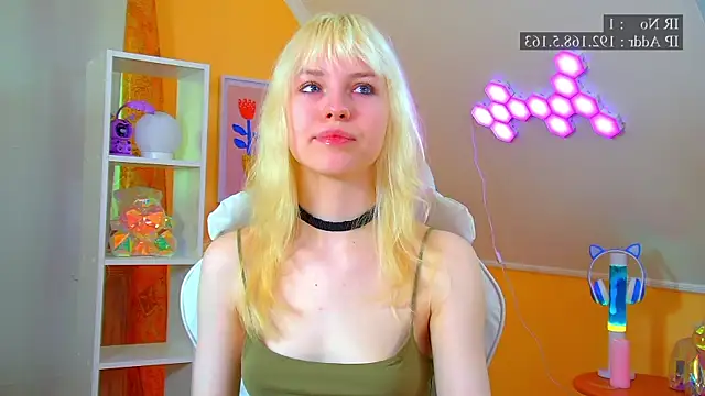 HannahHollis online show from June 10, 6:34 am