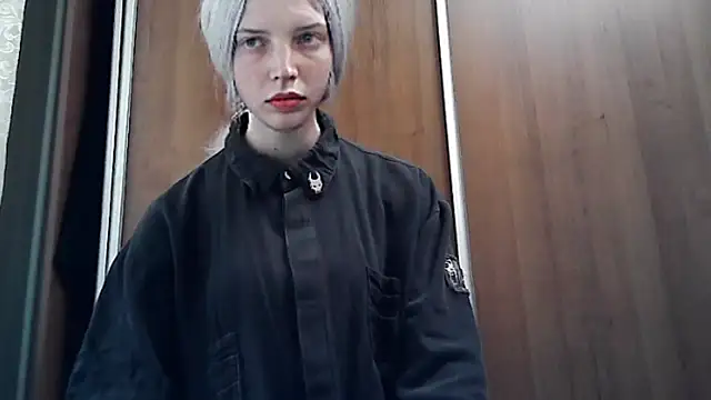 Crimson Lady online show from May 18, 4:46 pm