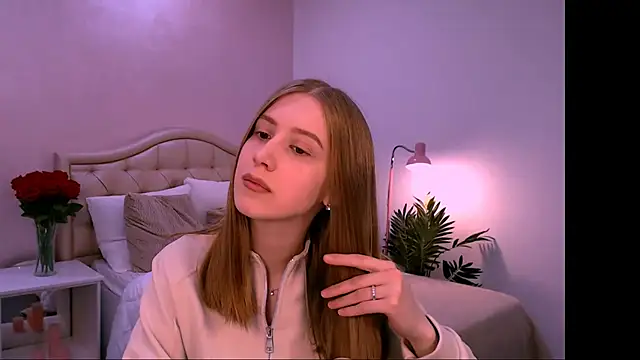 cheeky chick online show from April 29, 8:25 pm