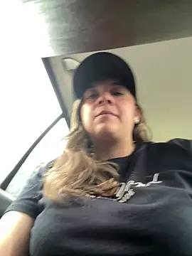 belucci vale online show from April 13, 5:58 pm