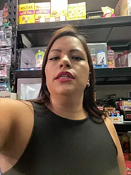 MIA ROSSEEE online show from June 3, 2:33 pm