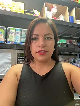 MIA ROSSEEE online show from May 31, 2:01 pm