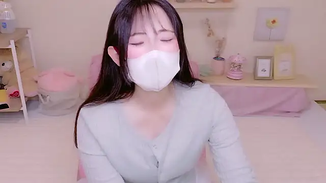 Satomi nn online show from May 27, 12:32 am