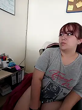 AliceScoot  online show from May 5, 7:50 pm