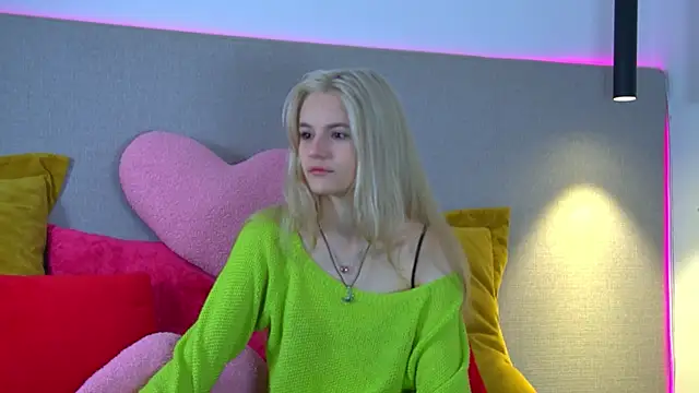 LeaLamour online show from July 3, 6:30 am